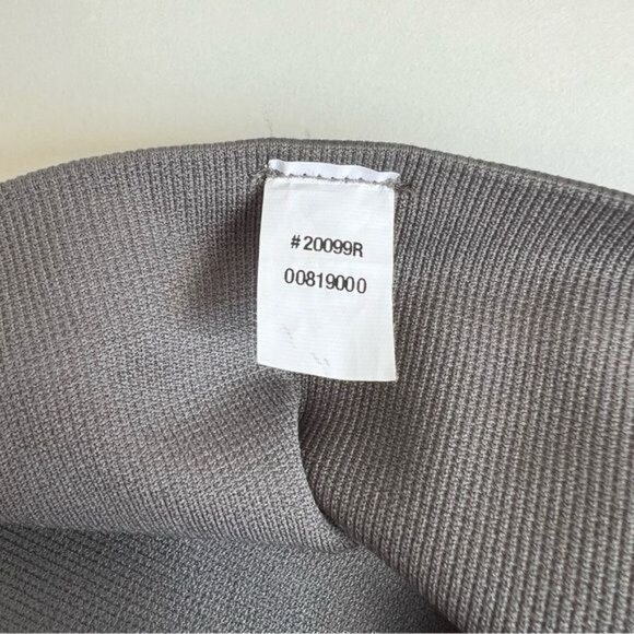 SPANX Cropped Look at Me Now Seamless Leggings in Sage Camo - M - Picture 9 of 9